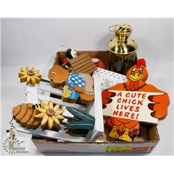 FLAT OF ASSORTED DECORATIVE ITEMS