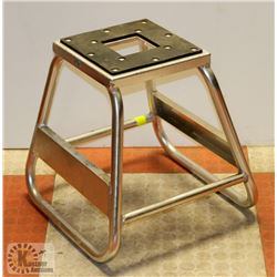 DIRT BIKE STAND