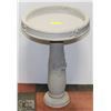 Image 1 : CONCRETE BIRDBATH 2 PIECE 16" X 23"