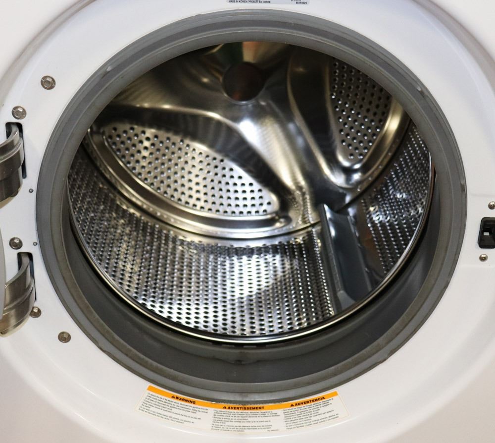 LG PEDESTAL WASHER AND DRYER