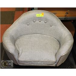 LARGE PET BEDS
