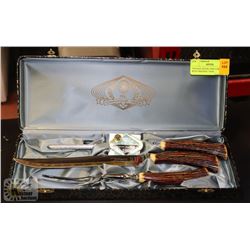 VINTAGE NEVER USED CARVING SET WITH ORIGINAL TAGS