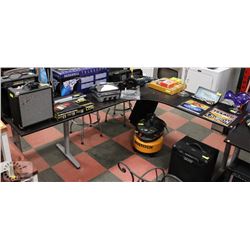 CORNER DESK ON CHOICE WITH LOT 547