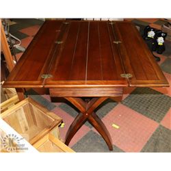 MAHOGANY STAINED SOLID WOOD SOFA TABLE WITH CRISS
