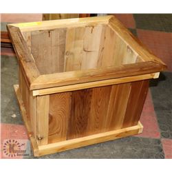 STAINED CEDAR PLANTER 24" X 11" 11" ON CHOICE