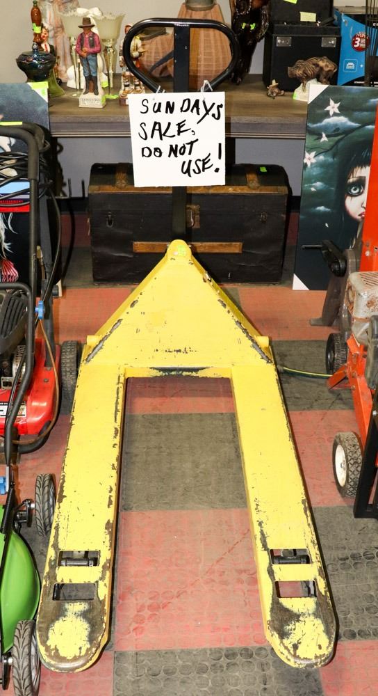 YELLOW PALLET JACK 5500LBS RECONDITIONED