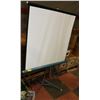 Image 1 : PROJECTION SCREEN 40 X 30