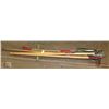 Image 1 : LOT OF ASSORTED GARDEN TOOLS