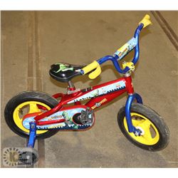 TOY STORY KIDS BIKE WITH TRAINING WHEELS.