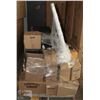 Image 1 : PALLET WITH POT LIGHTS, PRINTER, BOX FAN AND MORE