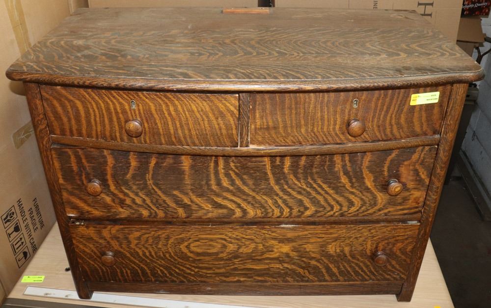 ANTIQUE TIGER OAK 4 DRAWER DRESSER.