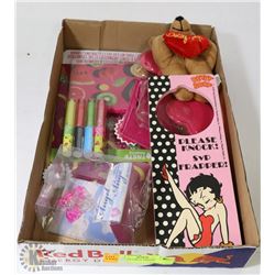 FLAT WITH GIRLS THINGS