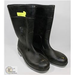 PAIR OF ONGUARD STEEL TOED RUBBER BOOTS