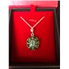 Image 2 : OVAL CUT TOP RICH GREEN CHRISTMAS PENDANT (925 STERLING SILVER)