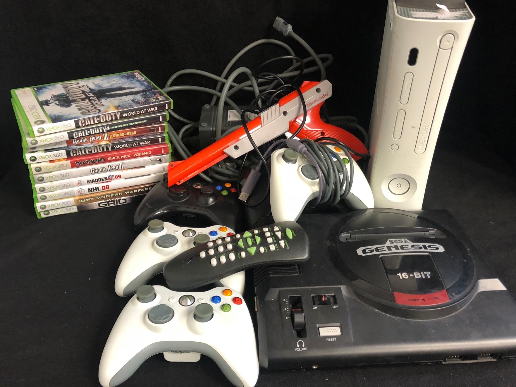 VIDEO GAME SYSTEMS/ CONTROLLERS/ GAMES/ ACCESSORIES LOT