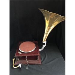 ANTIQUE GRAMAPHONE (THE GRAMAPHONE COMPANY)