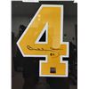 Image 2 : SIGNED/FRAMED BOBBY ORR JERSEY WITH PHOTO