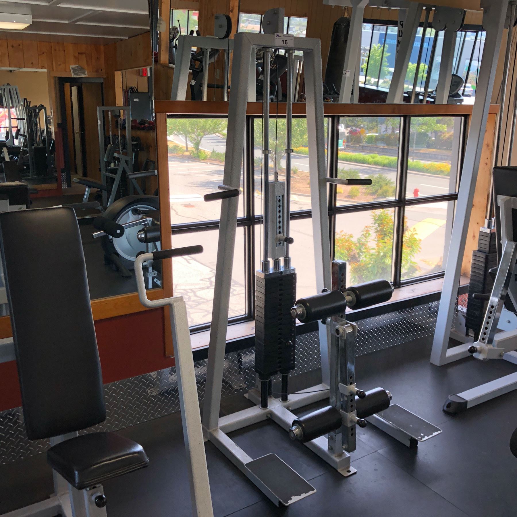 STANDING LEG/HAMSTRING CURL MACHINE