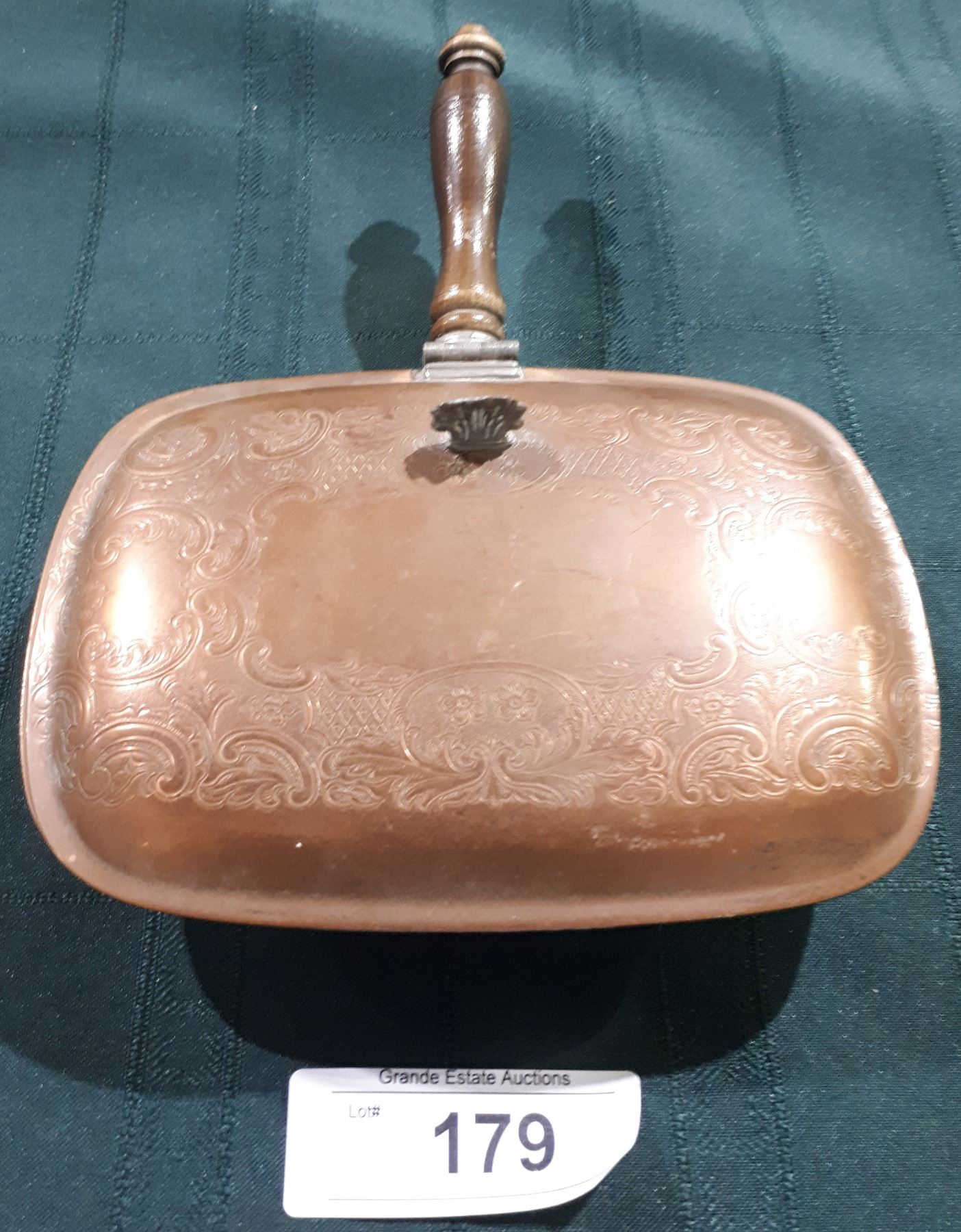 ANTIQUE COPPER BUTLER CRUMB CATCHER W/WOOD HANDLE
