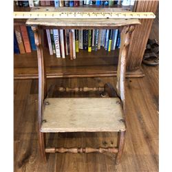 ANTIQUE WOOD STEP STOOL