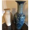 Image 1 : GR OF 2 CHINA VASES