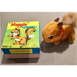 FUJI PRESS KOGYOSHO CO WIND UP TOY SQUIRREL W / ORIGINAL BOX - JAPAN