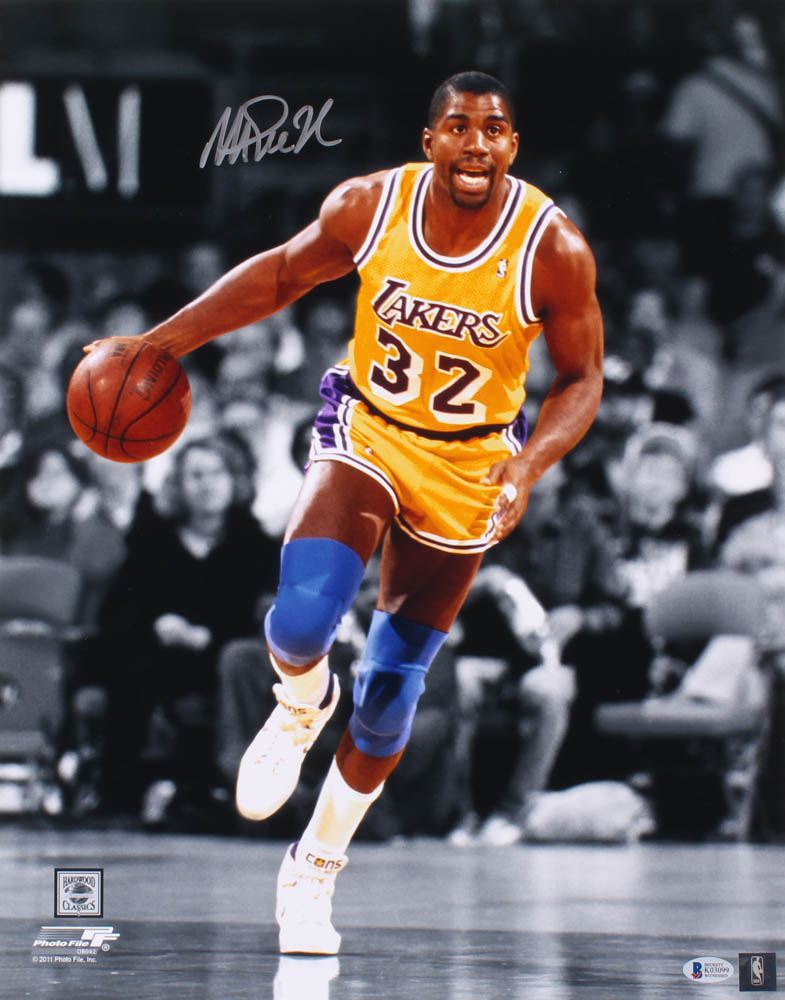 Magic Johnson Signed Los Angeles Lakers 16x20 Photo (Beckett COA)