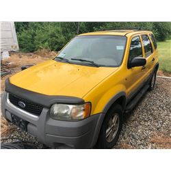 FORD ESCAPE XLT, 6 CD RADIO, AM/FM, POWER SEATS, A/C, LEATHER, SUNROOF, POWER MIRRORS, POWER