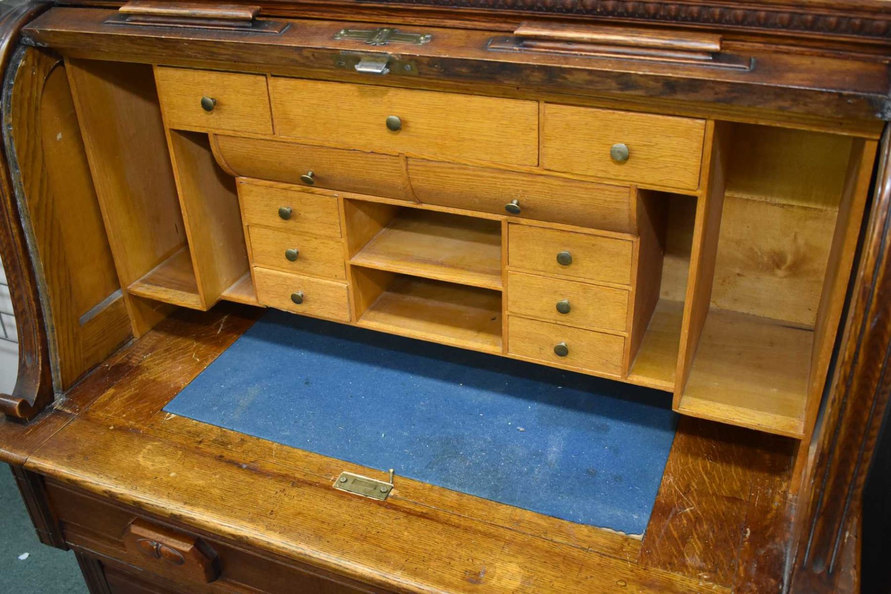 Unusual Antique Roll Top Desk With Fitted Interior Pull Out Unusual Antique Roll Top Desk With Fitted Interior Pull Out