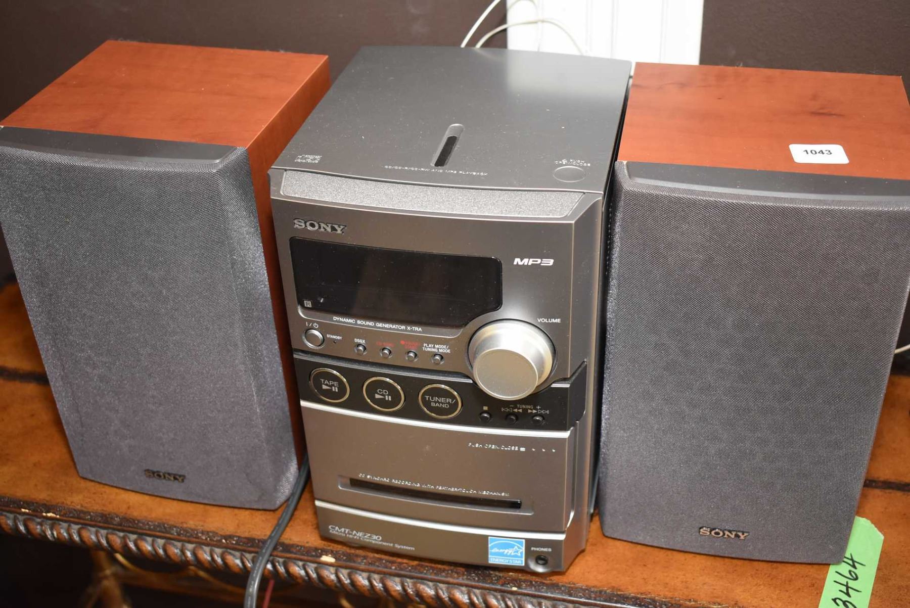 Small Sony CD and cassette Micro Hi fi Component system, model CMT NEZ 30