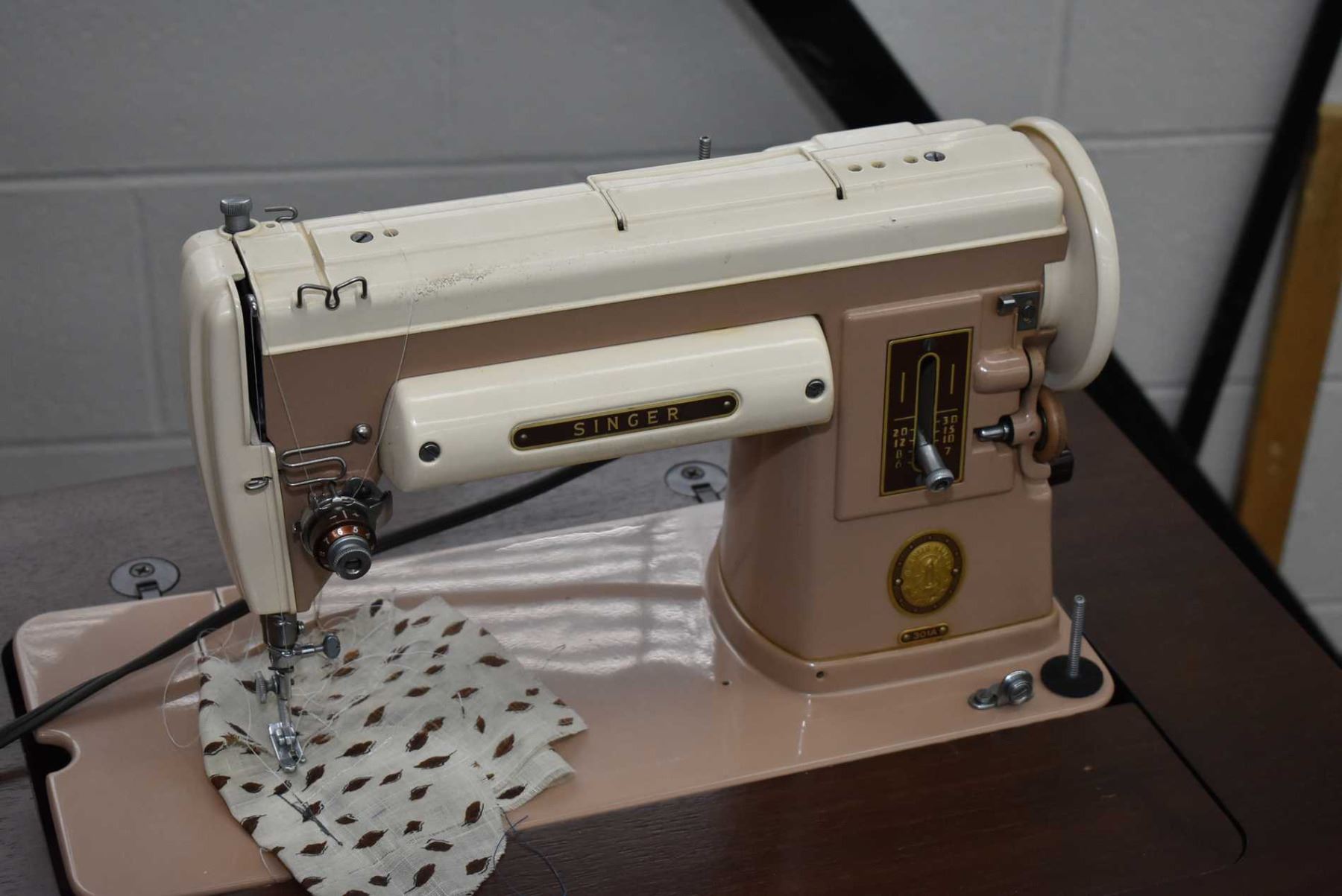 Singer Electric Sewing Machine In Cabinet With Stool With Portable