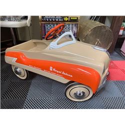 VINTAGE ROYAL DELUXE 1950s RESTORED PEDAL CAR