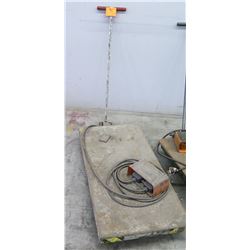 American Manufacturing Co. Electric Ergonomic Lift