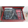 Image 2 : Craftsman Locking / Rolling Tool Chest, Filled with Tools