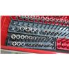 Image 8 : Craftsman Locking / Rolling Tool Chest, Filled with Tools