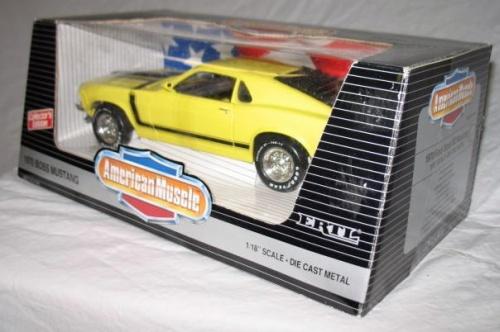1/18 Ertl Classique 1970 Ford Boss 302 MUSTANG Voiture Miniature À Original Box 1/18 Ertl Classique 1970 Ford Boss 302 MUSTANG Voiture Miniature À Original Box