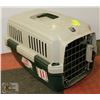 Image 1 : CLIPPER SMALL PET CARRIER 50"L X 33"W X 32"H