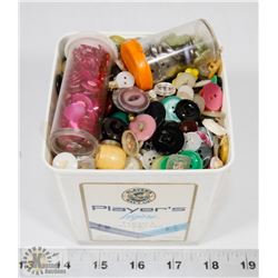 CONTAINER FILLED WITH BUTTONS, ESTATE