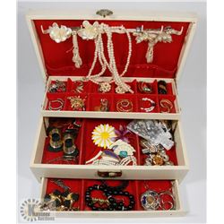 ESTATE JEWELLERY BOX WITH CONTENTS