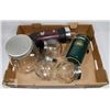 Image 1 : FLAT OF HOME AND KITCHEN WARES