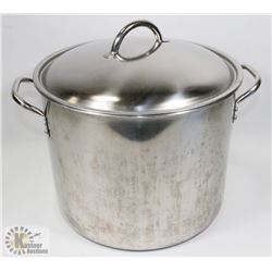 STAINLESS STEEL STOCK POT.