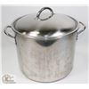 Image 1 : STAINLESS STEEL STOCK POT.