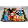 Image 1 : FLAT OF STUFFIES AND PUPPETS.