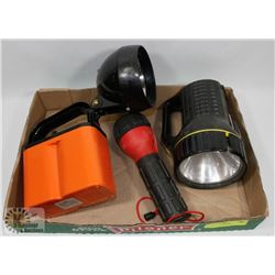FLAT OF 3 FLASHLIGHTS