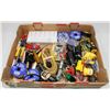 Image 1 : FLAT OF ASSORTED ELECTRICAL PLUGS, WIRE AND MORE