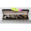 Image 1 : VINTAGE BROOCHES