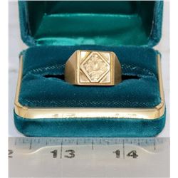 18K GOLD PLATED MENS ESTATE RING - SIZE  11.5