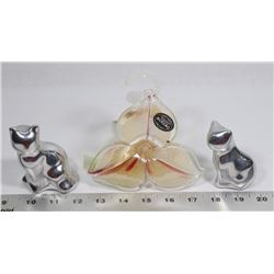 MURANO GLASS FLOWER WITH 2 HOLSTEN FIGURES