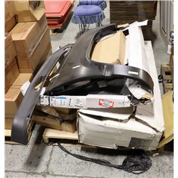 PALLET OF NEW AUTOBODY PARTS