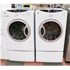 Image 1 : GE PEDESTAL WASHER AND DRYER, 27"X29"X39".
